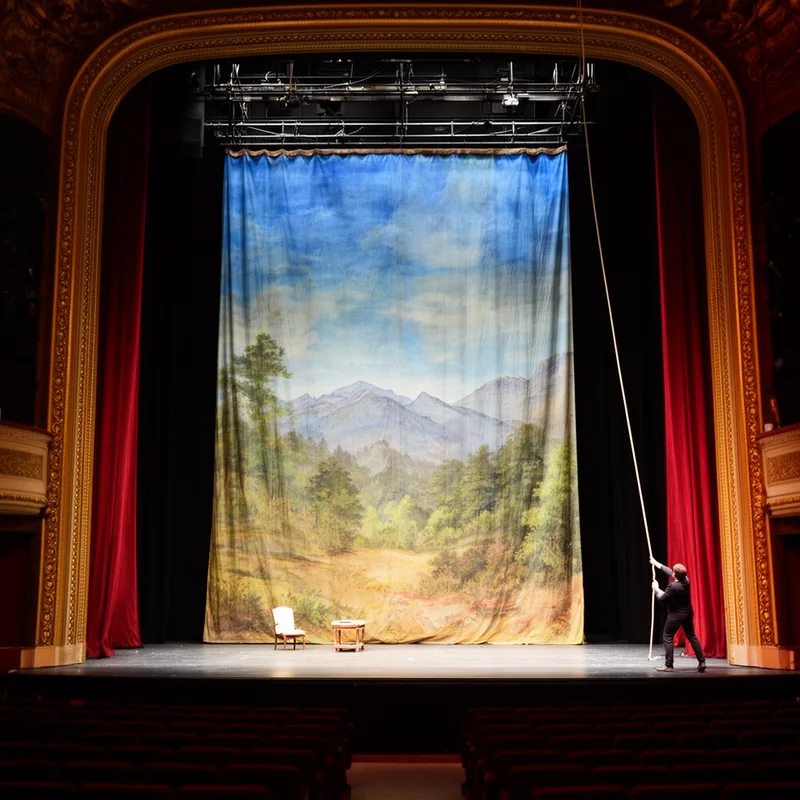 drop curtain