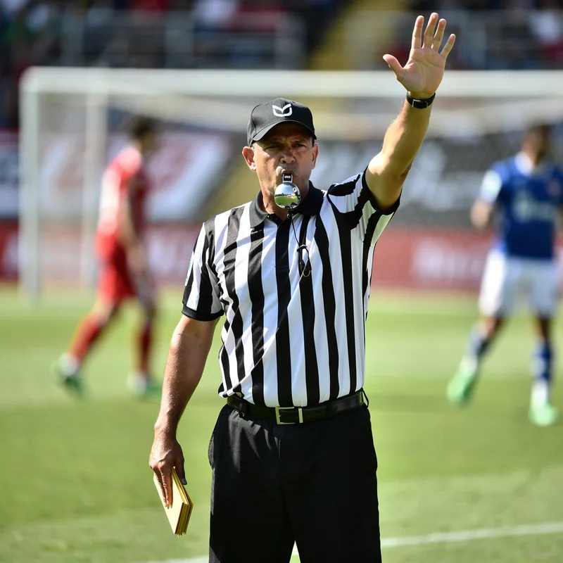 referee
